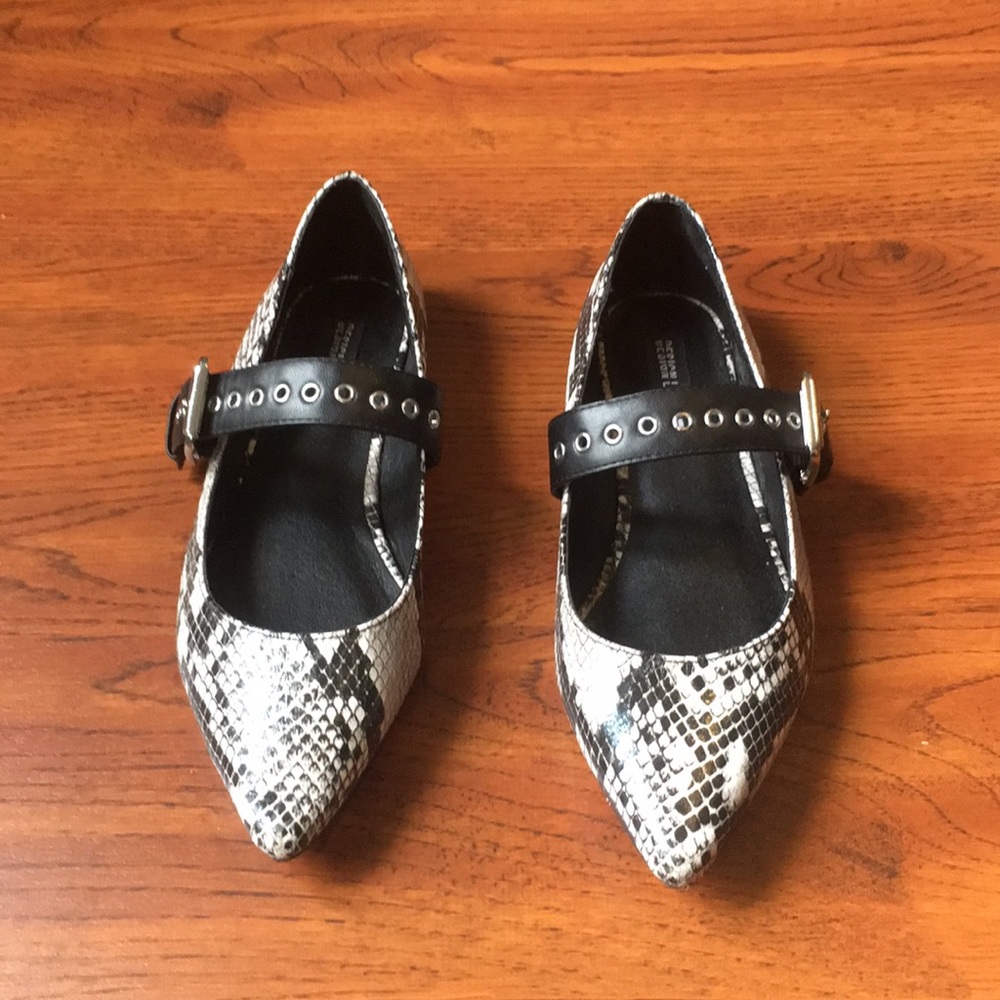 Brand new pointy leather flats